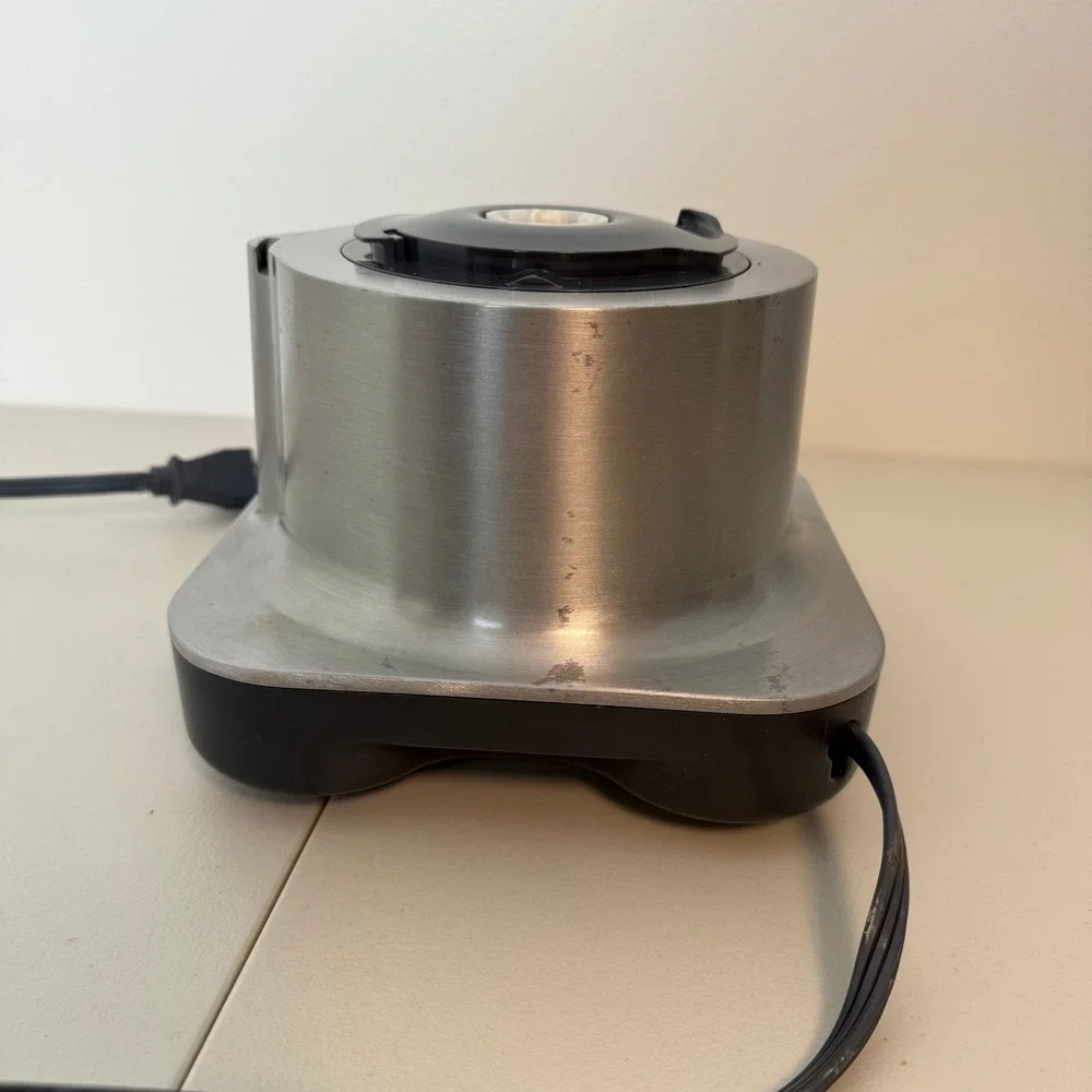 DeLonghi DFP250 9-Cup Food Processor‎ Stainless Motor BASE ONLY - Tested & Works